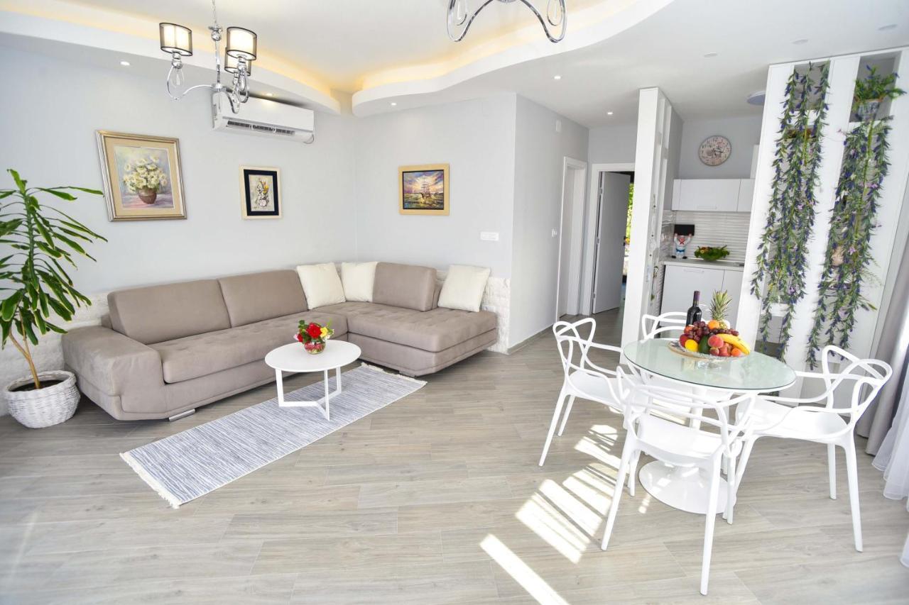 Verbalj Apartment With Swimming Pool 코토르 외부 사진